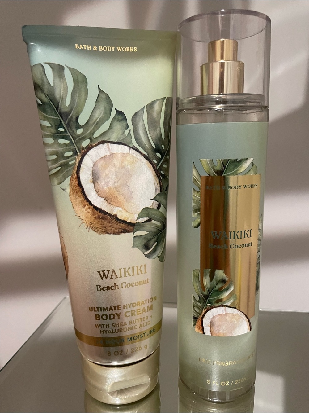 Bath & Body Works Waikiki Beach Coconut Set - Light Green & Gold